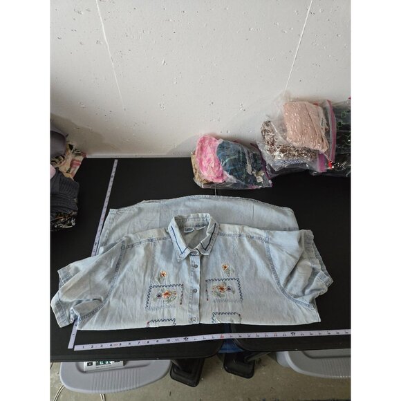 Capacity Women Embroidered Floral Denim Button-Up Shirt Plus Size 2X Grannycore - Picture 7 of 10